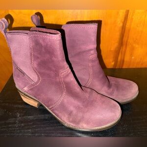TEVA Women's Anaya Chelsea Vineyard Wine Leather Ankle Boots Size 10 41